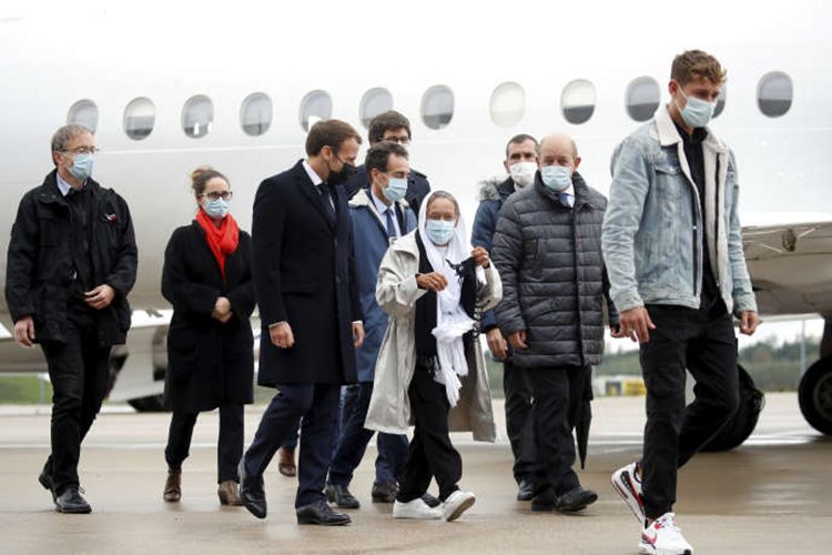 L’ancienne otage française au Mali riposte à Macron!