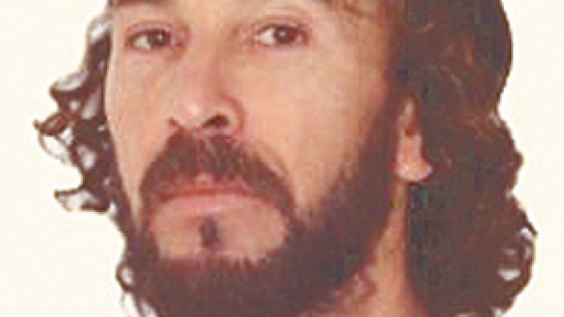 ألبوم خطير يسخر من المسلمين والحجاب ويكفر بالله