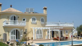 مسؤولون هرّبوا 250 مليون أورو لتبييضها وشراء عقارات بإسبانيا