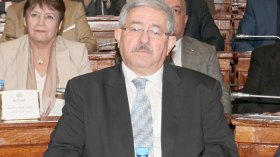 أويحيى يقرر مراجعة قانون النقد والقرض بحثا عن التمويل البديل