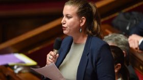 La députée française arrêtée à Béjaïa de retour en France