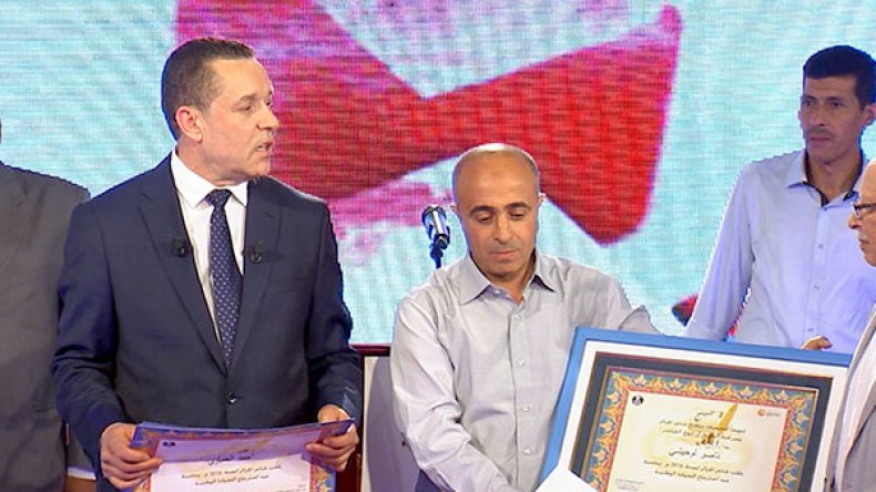 ناصر لوحيشي.. يوشّح بلقب “شاعر الجزائر 2016”