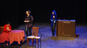 “فاطمة” الجزائرية تتيه في إيطاليا وإنجلترا تصنع الفرجة المسرحية