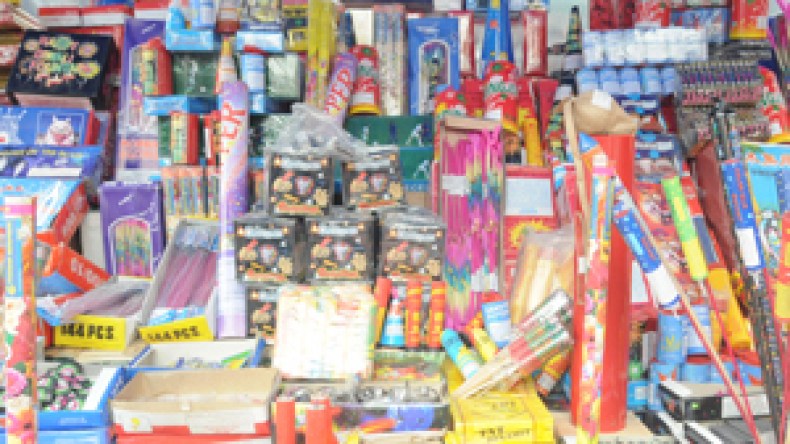 الجزائريون يحيون مولدهم بـ “الشيطانة” و”صواريخ القسام” و”تي آن تي”