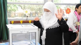 ضعف برامج الأحزاب.. عزوف المواطن و”زحف” الإسلاميين