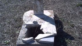 اكتشاف جلود حيوانات مجففة تحمل صور شباب وأطفال رضع لاستعمالها في الشعوذة