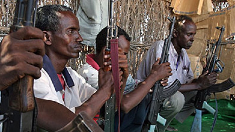 القراصنة حرموا البحارة المختطفين من الأكل والشرب عشرة أيام