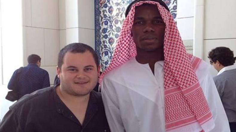 بوغبا يختار الصلاة في مساجد دبي عن الاحتفال بأعياد “الكريسميس”