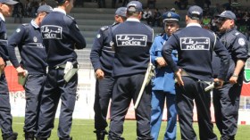 الشرطة لن  تغادر الملاعب