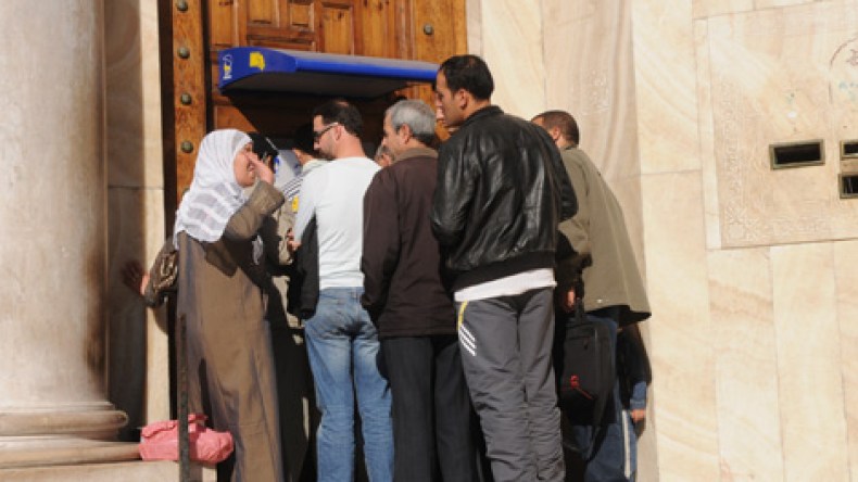 “منحة العيد” تحرّض مستخدمي البريد على “احتجاز” أجور المواطنين