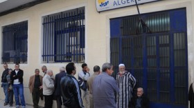 الزيادات في الأجور التهمت نصف ميزانية 2010