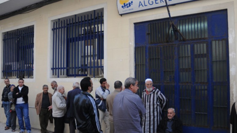 الزيادات في الأجور التهمت نصف ميزانية 2010