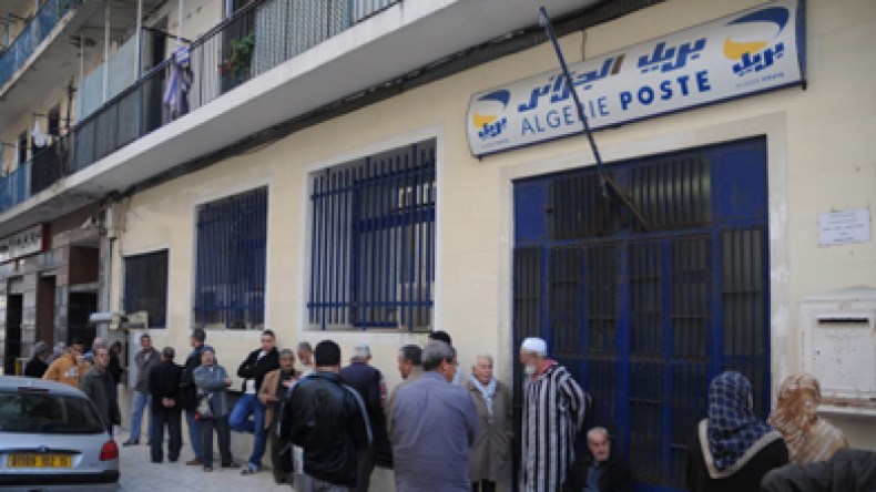 مليون موظف مهدد بعدم سحب أجروهم هذا الشهر