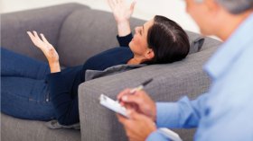 الطبيب النفسي يعني.. التفاهة والهلوسة عند الجزائريين!