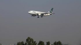 تحطم طائرة باكستانية على متنها 47 شخصاً