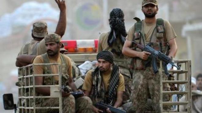 مقتل 17 متمرداً في غارة جوية في باكستان