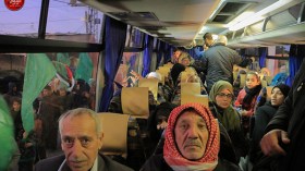 أم فلسطينية شجاعة ترد على نائب إسرائيلي بما يستحق