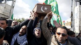 تشييع جثامين 17 شهيداً فلسطينياً في الخليل