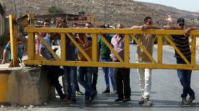 مستوطنون يحرقون سيارة فلسطيني في القدس