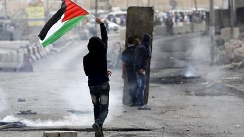 استشهاد طفل فلسطيني خلال مواجهات مع الاحتلال شمالي القدس