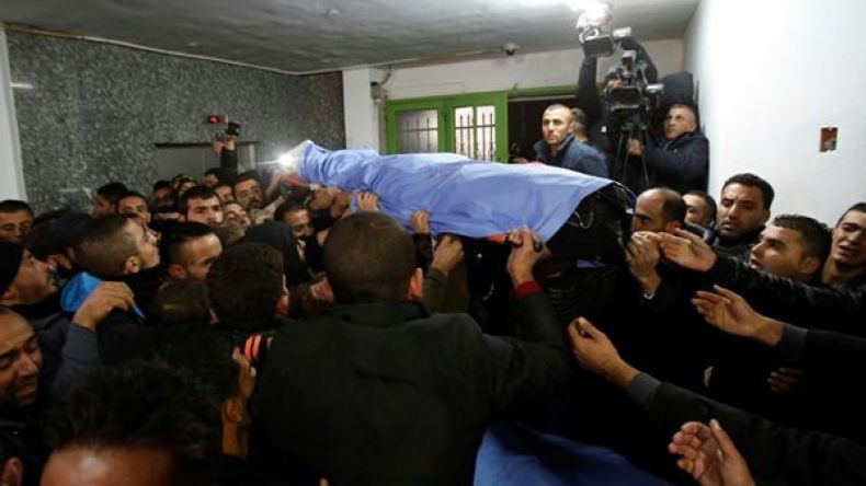 الاحتلال يسلم جثامين سبعة فلسطينيين قتلتهم قواته