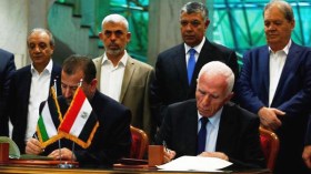 فتح وحماس توقعان اتفاق المصالحة في القاهرة