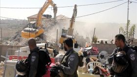 الاحتلال يفجر منزل فلسطيني متهم بتنفيذ عملية دهس