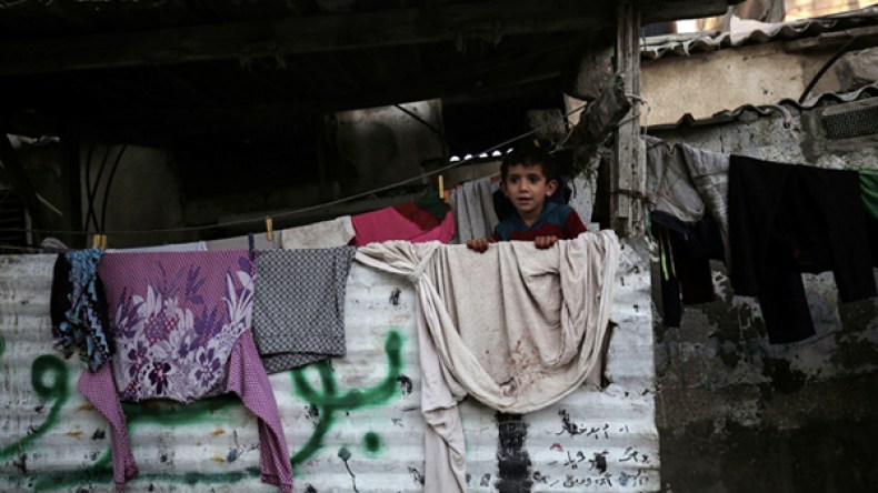 “إسرائيل” تخفض إمدادات الكهرباء لغزة