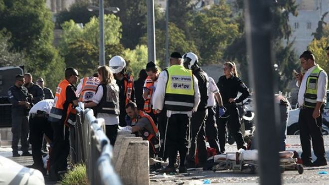 إصابة فلسطيني برصاص الاحتلال بعد طعنه شرطيين في القدس