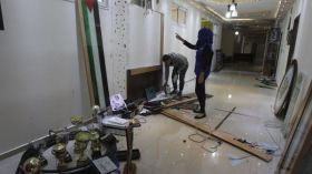 سلطات الاحتلال تغلق ثاني محطة إذاعية في الخليل خلال شهر