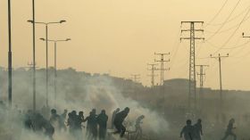 طائرات إسرائيلية تقصف ثلاثة مواقع لفصائل في غزة