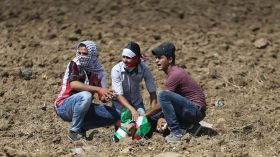 إصابة 14 فلسطينياً واعتقال 9 آخرين في عملية لقوات الاحتلال