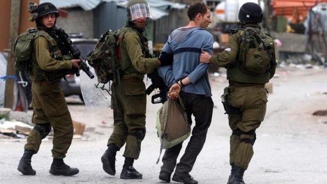 الاحتلال يعتقل 20 فلسطينياً بينهم ثلاثة محامين