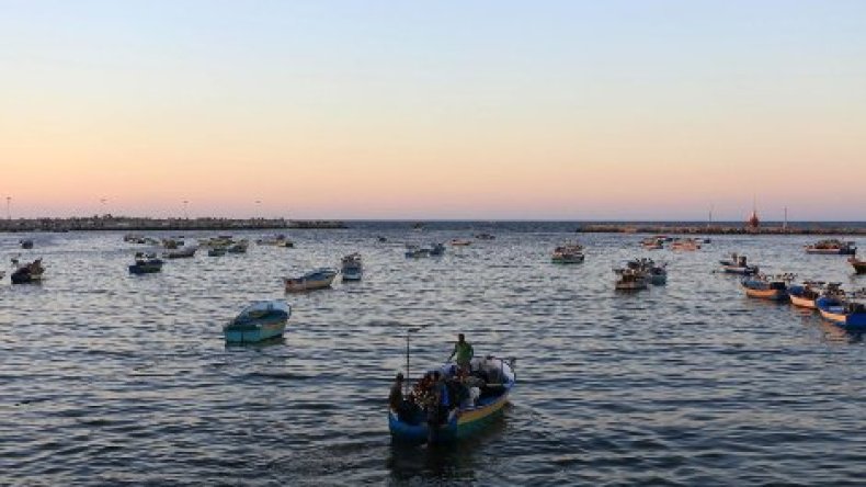 إصابة صياد فلسطيني برصاص الجيش المصري