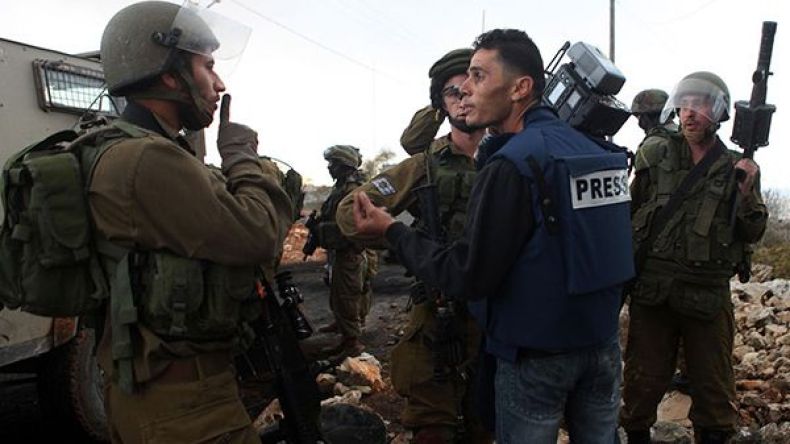 الاحتلال يعتقل 22 صحفياً فلسطينياً