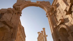 الطيران السوري يقصف مدينة تدمر