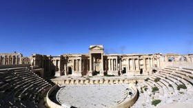 “داعش” يهدم معلماً شهيراً في تدمر