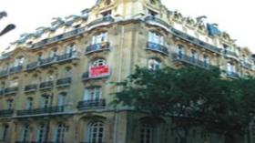Un général algérien en retraite interrogé en France à cause de sa femme