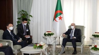 Tebboune reçoit le membre du BP du parti communiste chinois