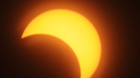كسوف جزئي للشمس مع استطلاع هلال محرم