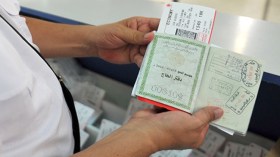 إمام وطبيب وموظفون‮ “‬يبزنسون‮” ‬بجوازات الحج