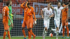 هولندا ثالثة العالم خارج يورو 2016!