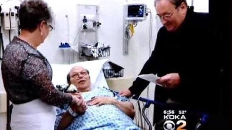 عريس أمريكي يتزوج في غرفة الطوارئ