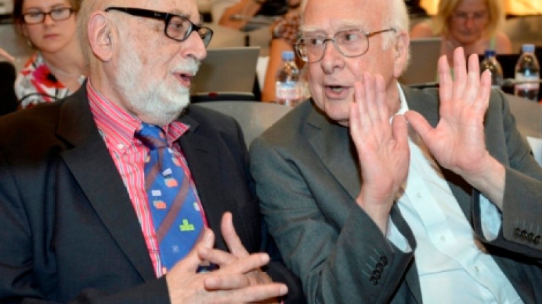 فوز بريطاني وبلجيكي بجائزة نوبل للفيزياء 2013