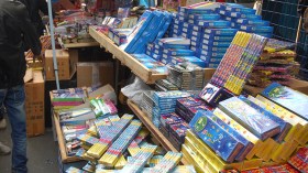 الجزائريون يستهلكون آخر احتياطي من المفرقعات بعد سقوط العصابة