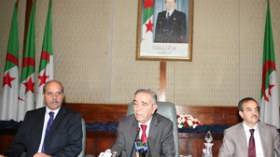 نصف الأحزاب السياسية تنشط خارج القانون!