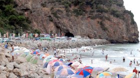 أريد كرسيا على الشاطئ.. وفقط!