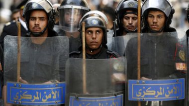 Égypte: des milliers de policiers en grève, un bâtiment officiel envahi