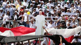 البابا فرنسيس يقيم قداساً في القاهرة