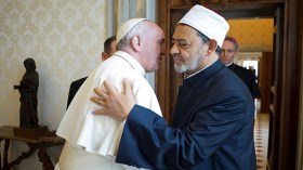 البابا فرانسيس يزور مصر لتعزيز حوار الأديان